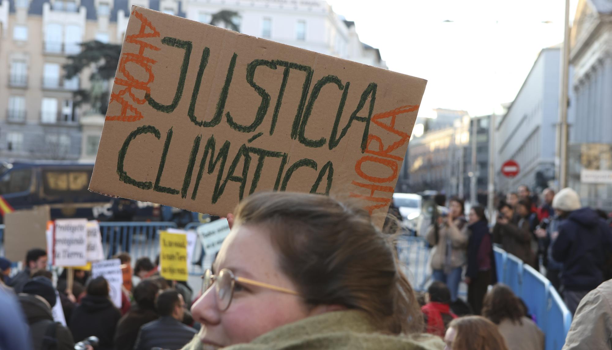 Acción por el Clima, Fridays for Future Madrid, en el Congreso - 3